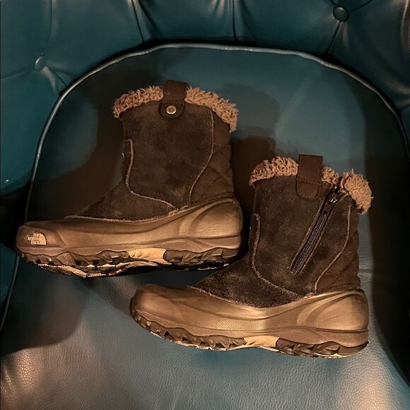 The North Face Winter Boots - Picture 4 of 10